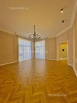 Satılır 5 otaqlı həyət evi 240 m²