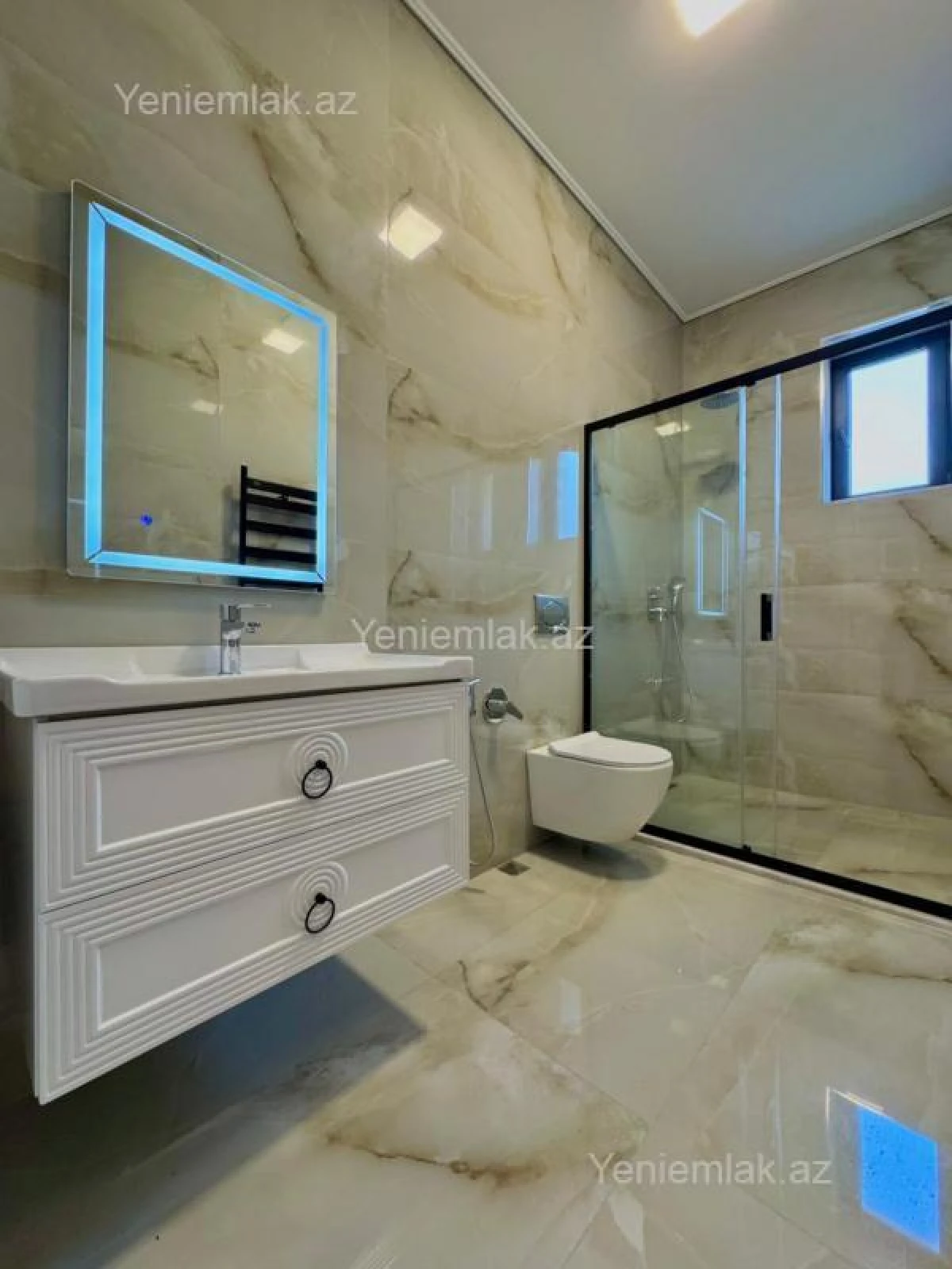 Satılır 4 otaqlı həyət evi 200 m²