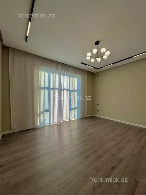 Satılır 4 otaqlı həyət evi 200 m²
