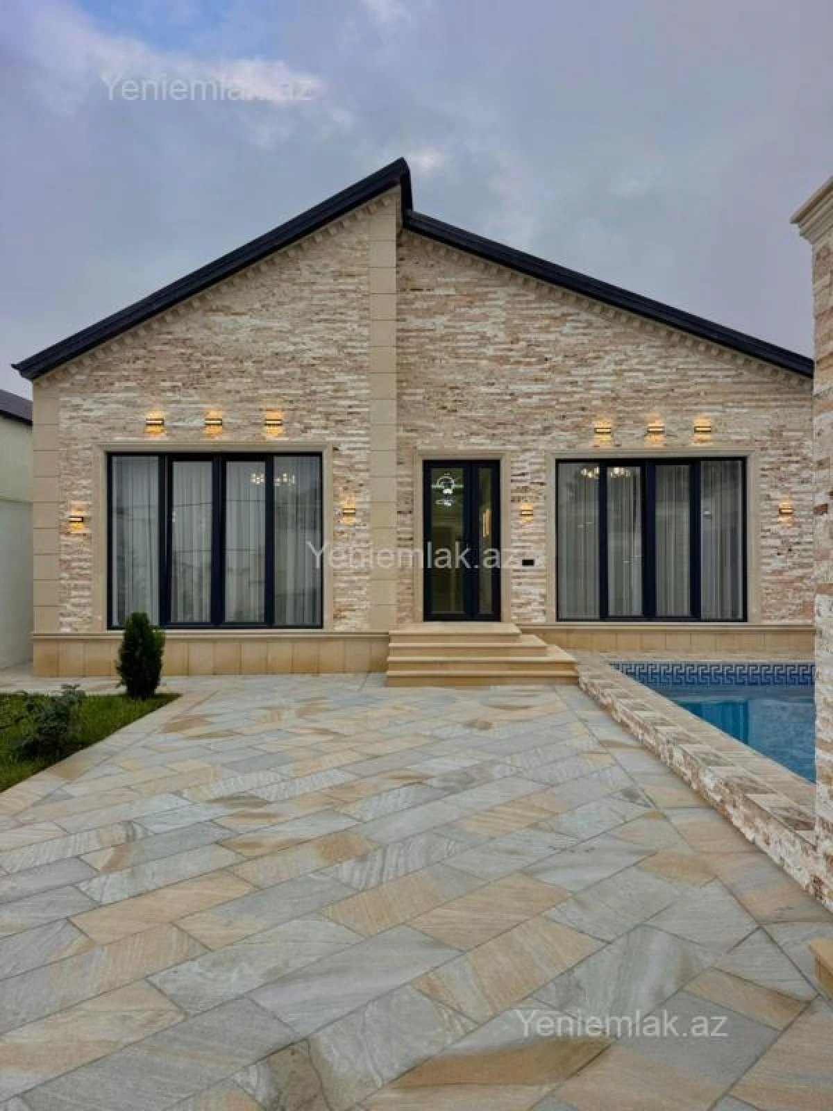 Satılır 4 otaqlı həyət evi 155 m²