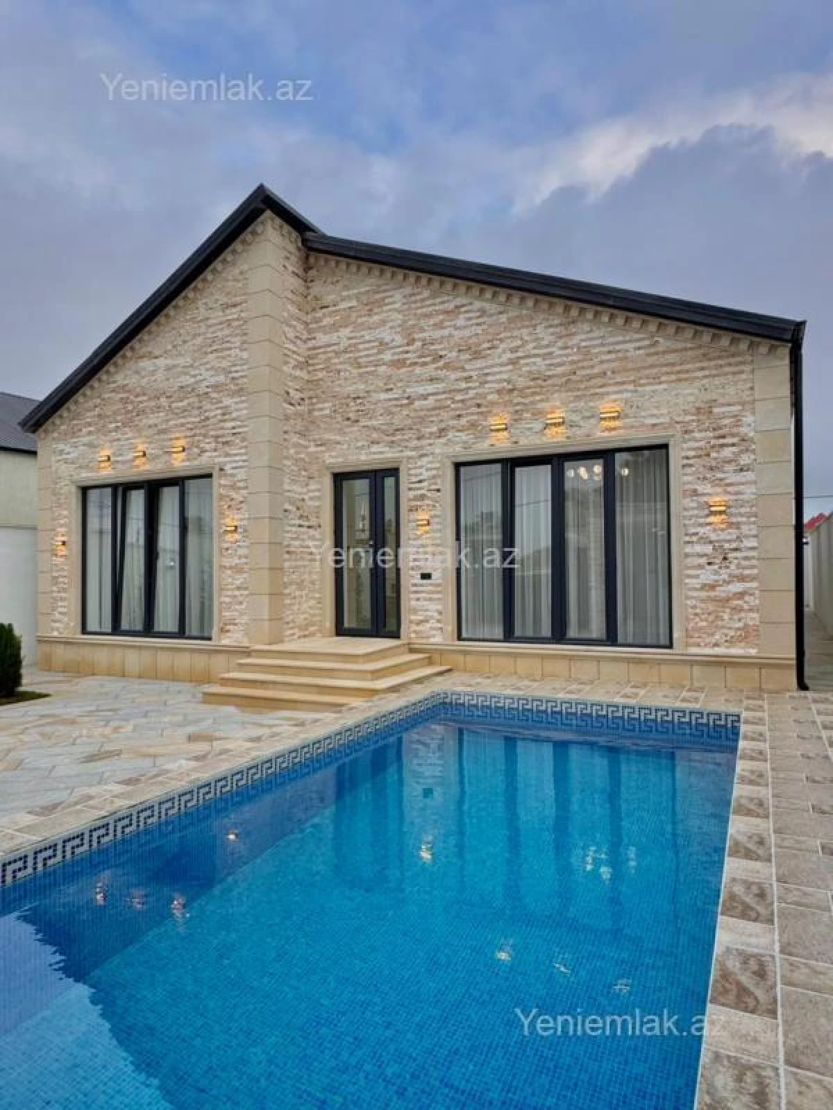 Satılır 4 otaqlı həyət evi 155 m²