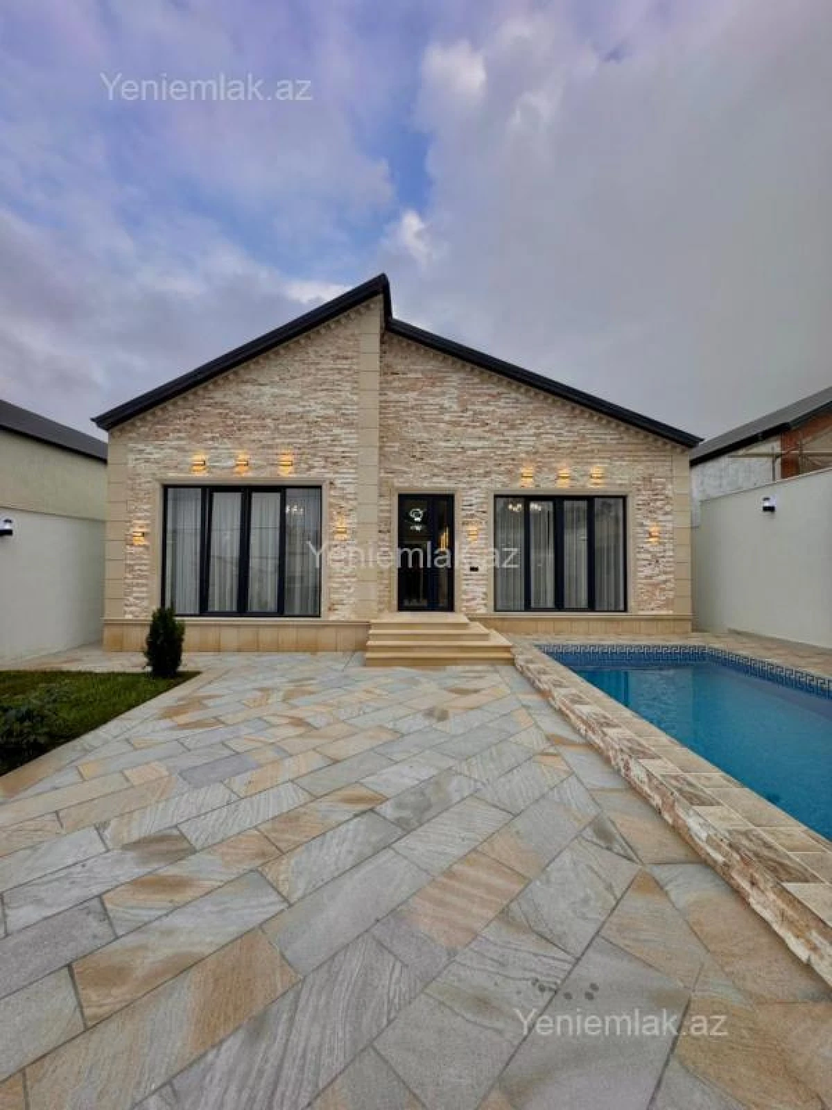 Satılır 4 otaqlı həyət evi 155 m²