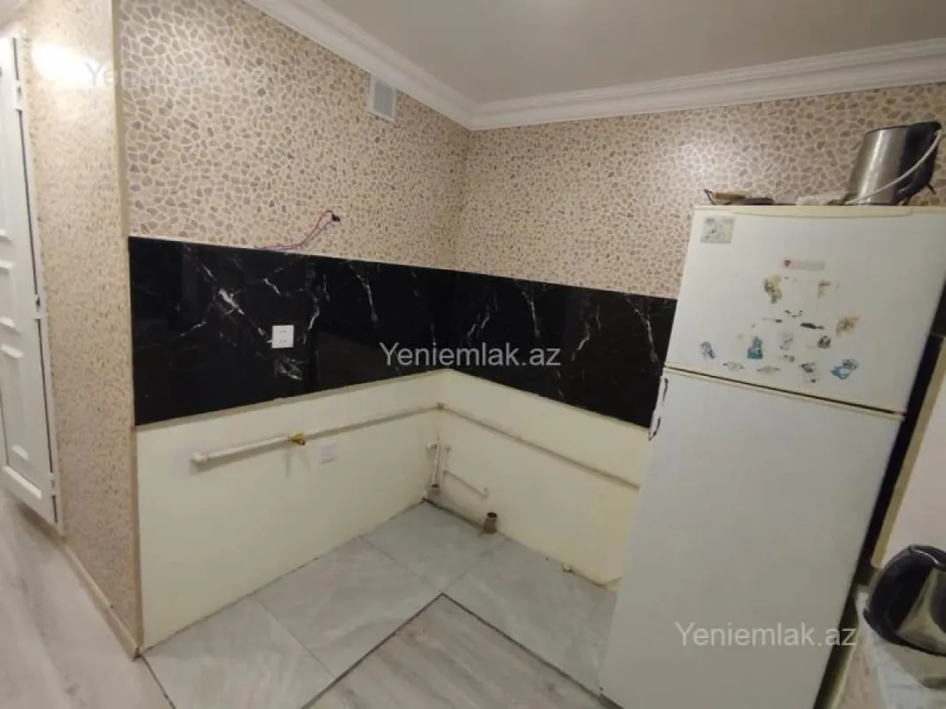 Satılır 3 otaqlı köhnə tikili 76 m²