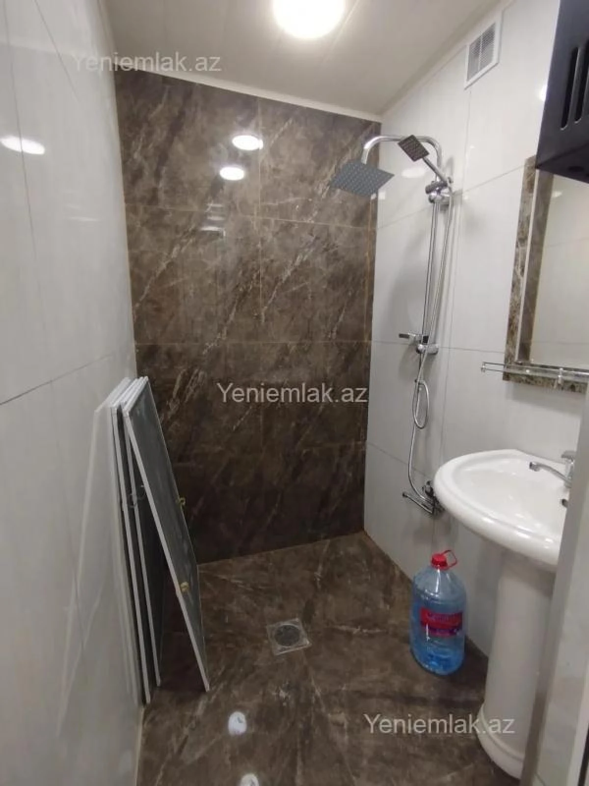 Satılır 3 otaqlı köhnə tikili 76 m²