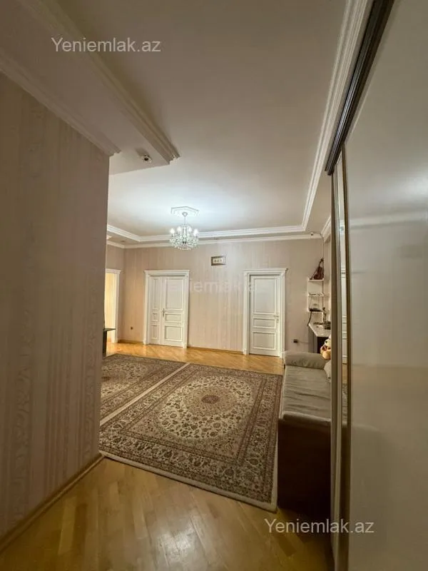 Satılır 3 otaqlı yeni tikili 128 m²