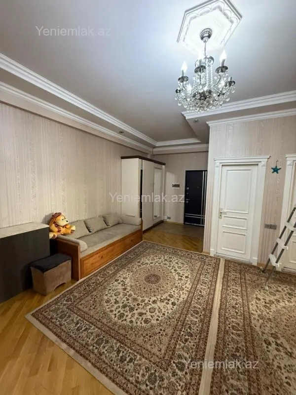 Satılır 3 otaqlı yeni tikili 128 m²