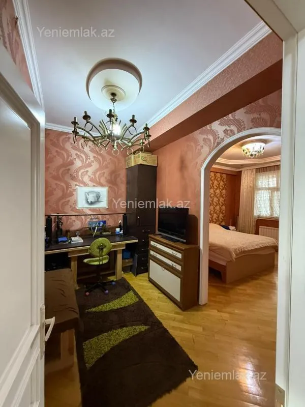 Satılır 3 otaqlı yeni tikili 128 m²