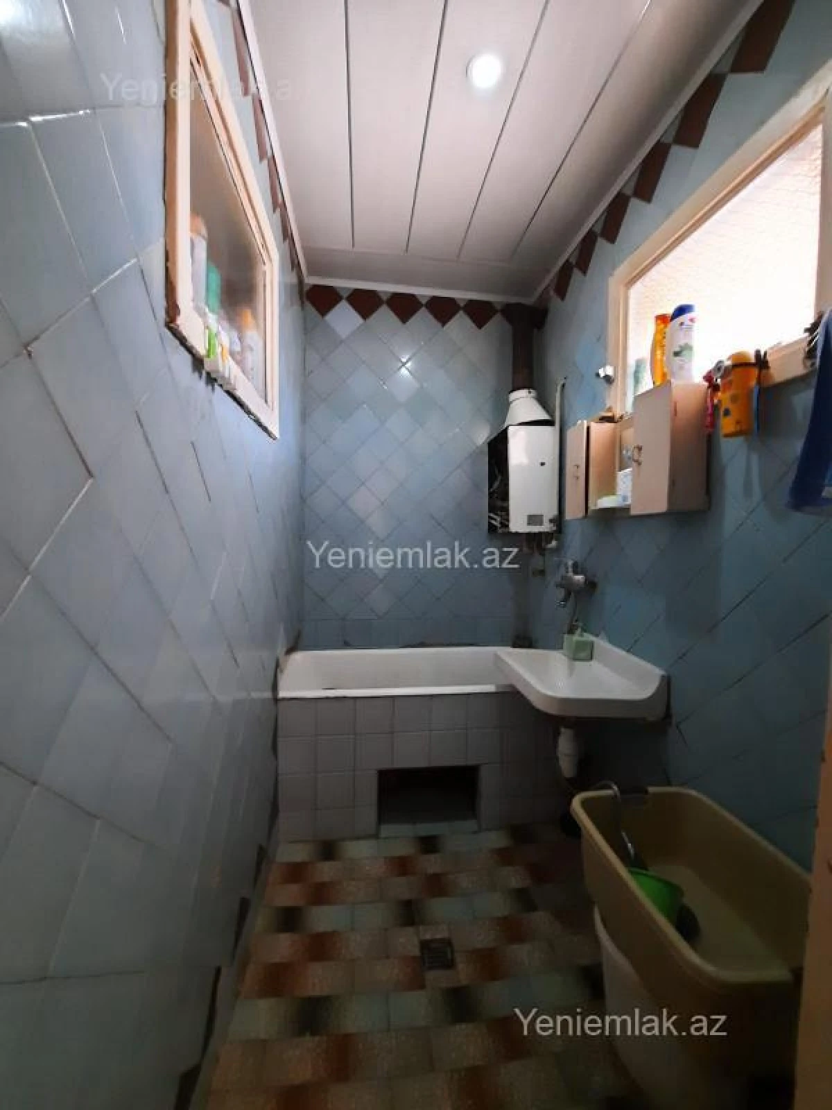 Satılır 3 otaqlı köhnə tikili 80 m²