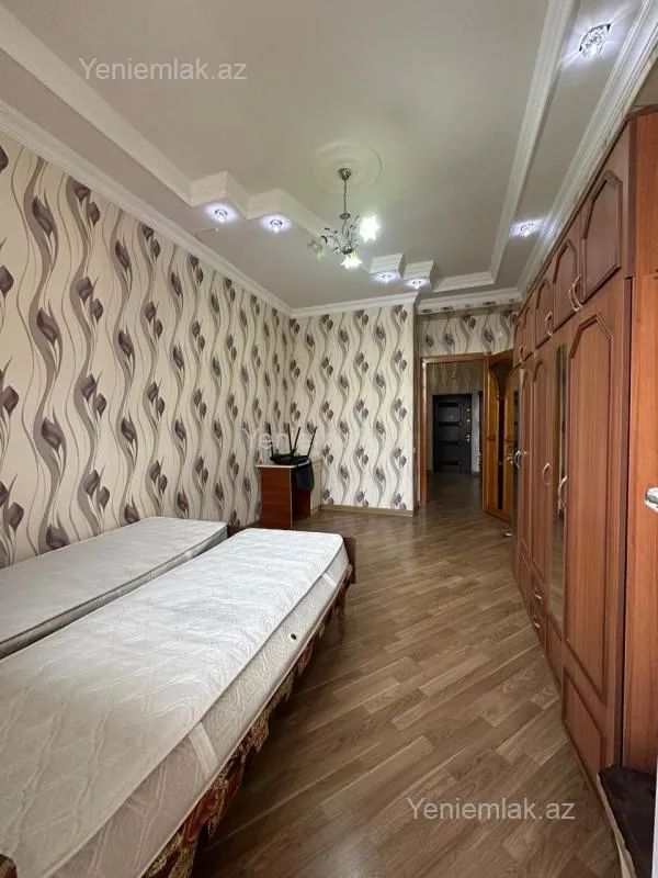 Satılır 3 otaqlı yeni tikili 120 m²