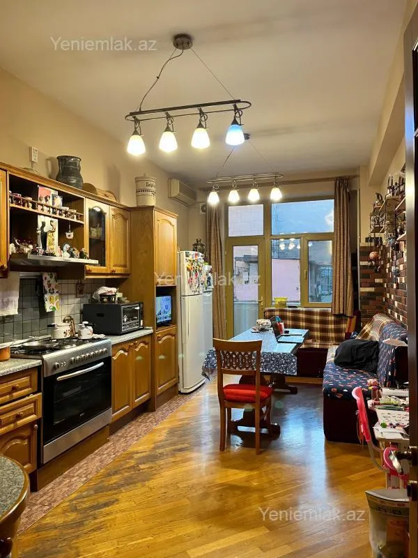 Satılır 4 otaqlı yeni tikili 155 m²