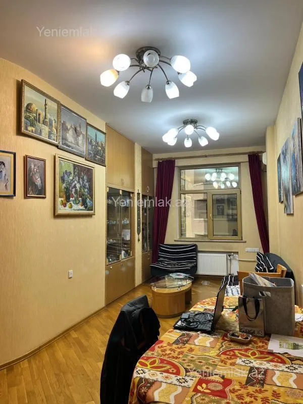 Satılır 4 otaqlı yeni tikili 155 m²