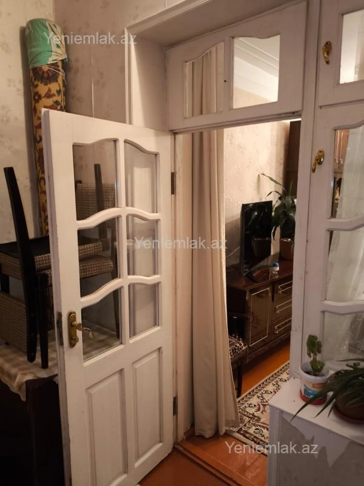 Satılır 2 otaqlı köhnə tikili 43 m²