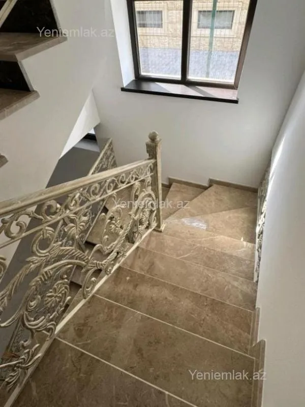 Satılır 6 otaqlı həyət evi 277 m²