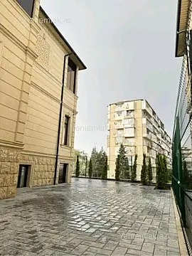 Satılır 6 otaqlı həyət evi 277 m²