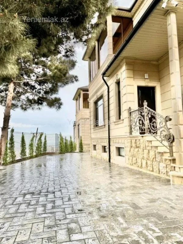 Satılır 6 otaqlı həyət evi 277 m²