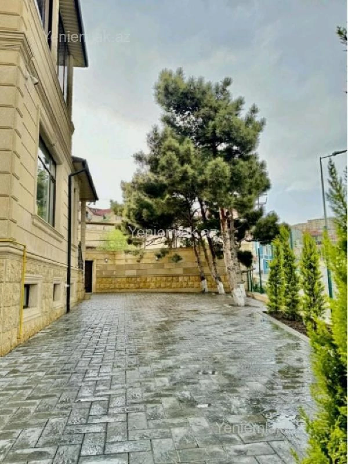 Satılır 6 otaqlı həyət evi 277 m²
