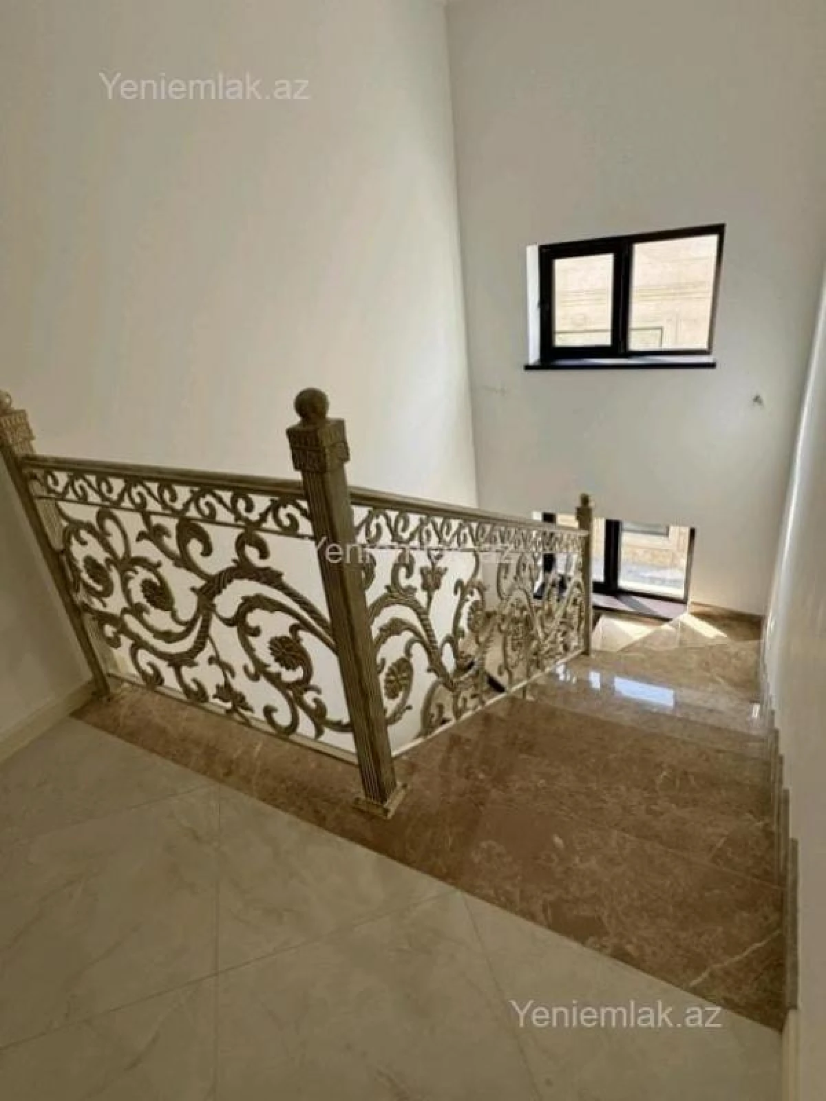 Satılır 6 otaqlı həyət evi 277 m²