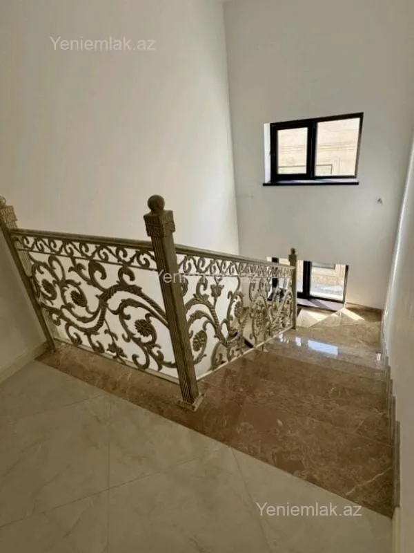 Satılır 6 otaqlı həyət evi 277 m²