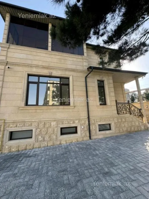 Satılır 6 otaqlı həyət evi 277 m²