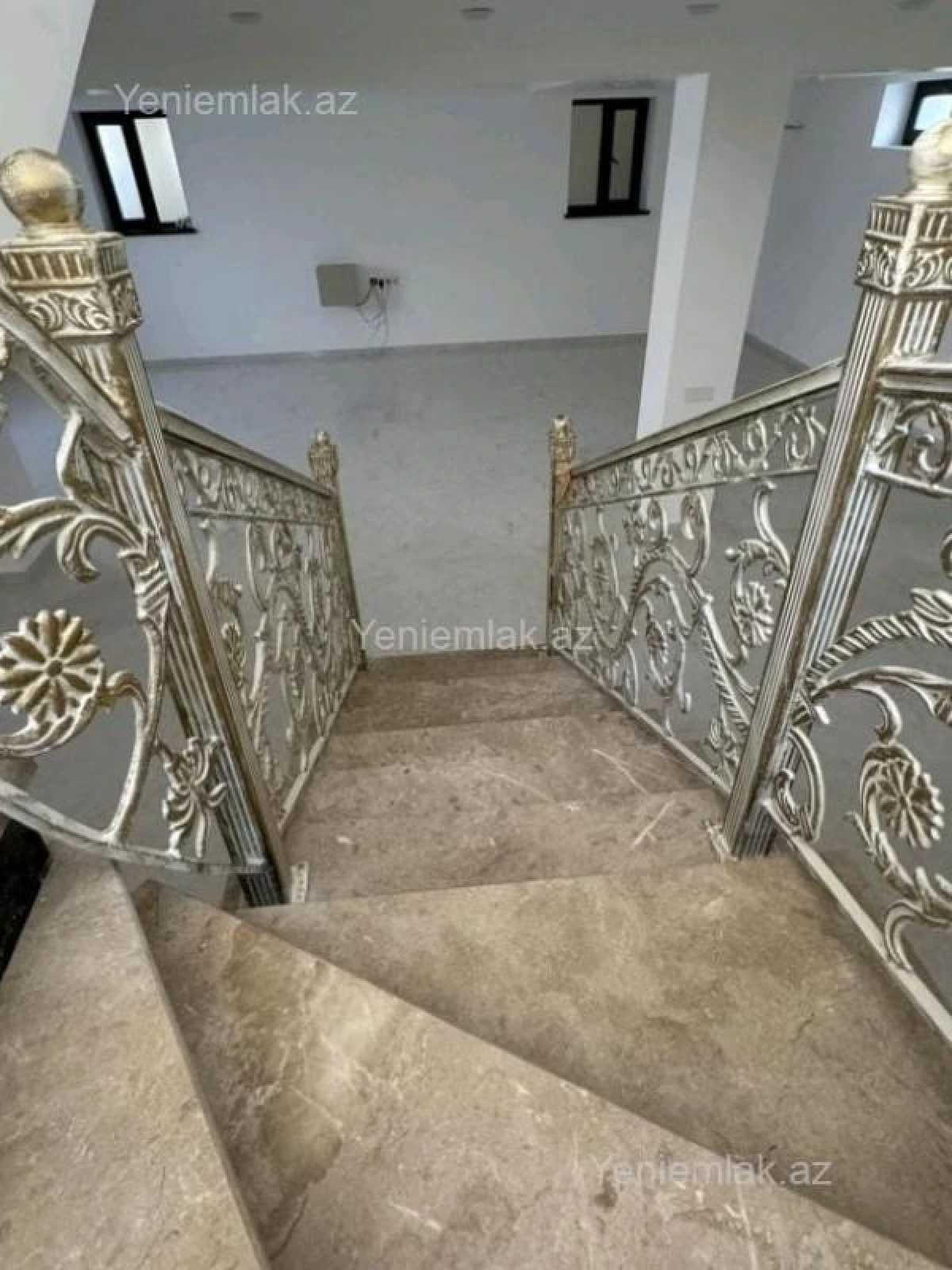 Satılır 6 otaqlı həyət evi 277 m²