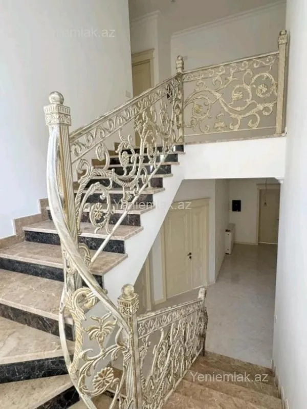 Satılır 6 otaqlı həyət evi 277 m²