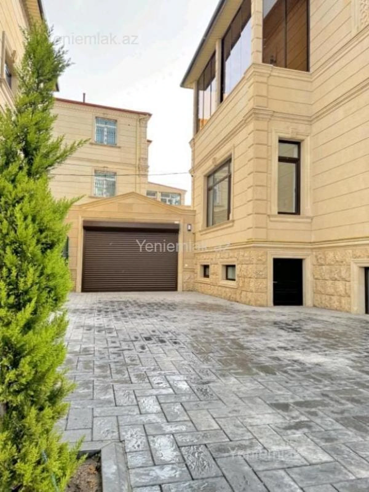 Satılır 6 otaqlı həyət evi 277 m²