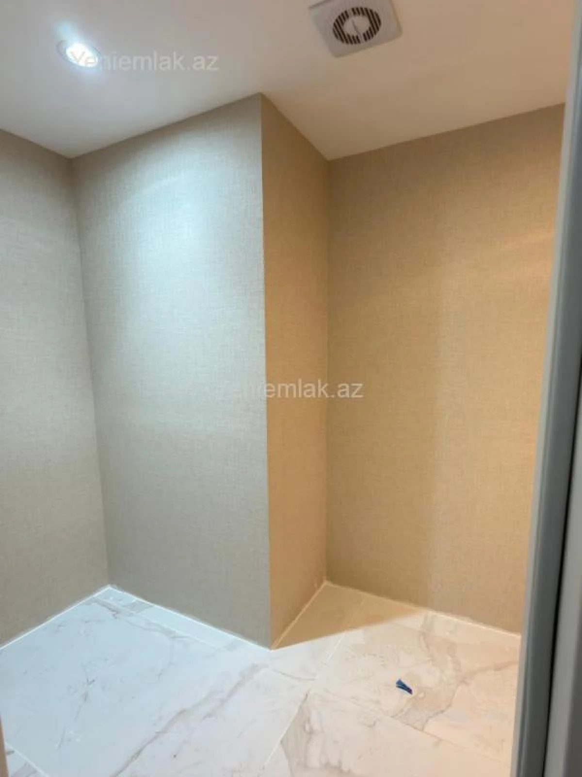 Satılır 3 otaqlı yeni tikili 83.02 m²