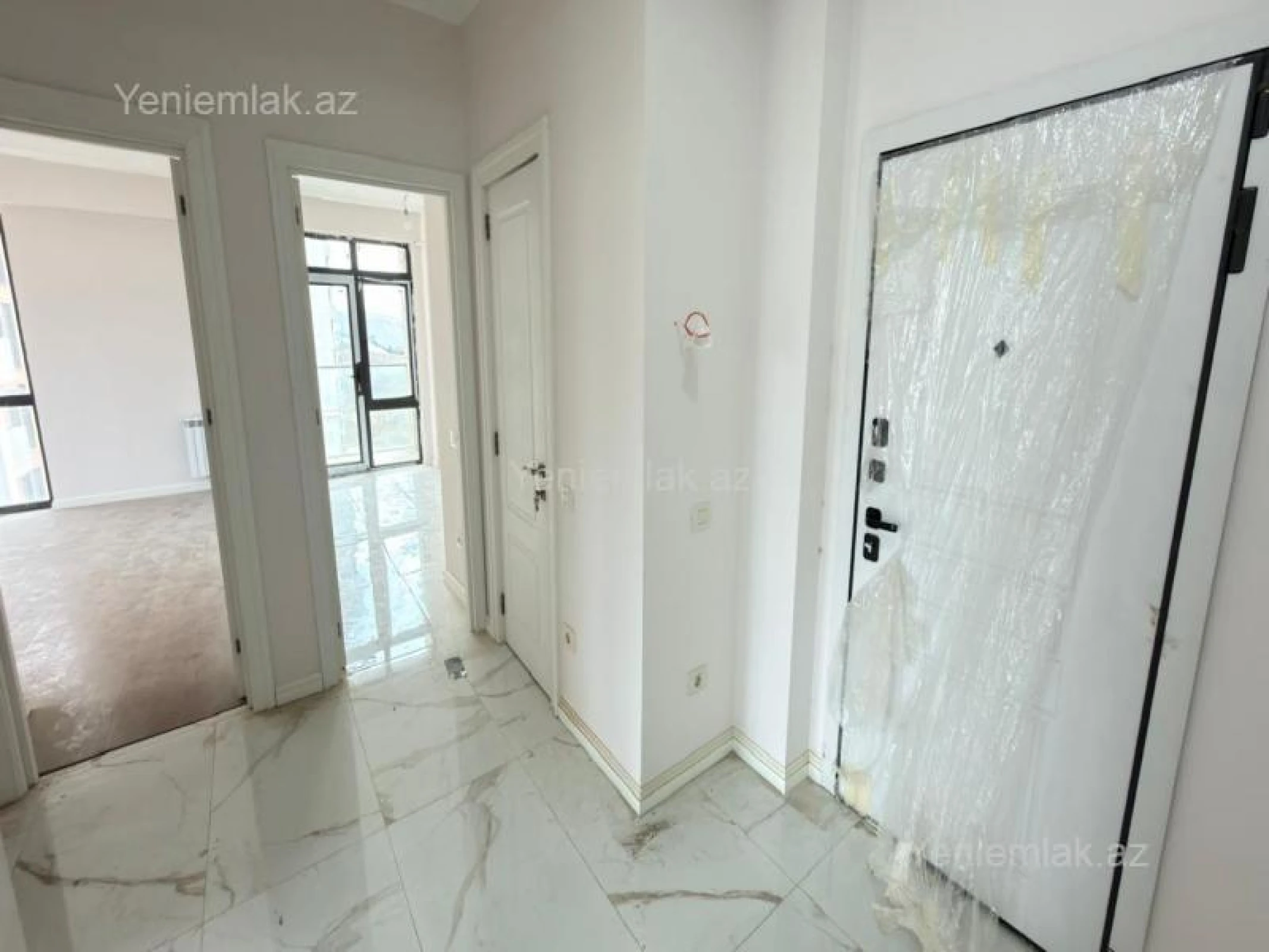 Satılır 3 otaqlı yeni tikili 83.02 m²