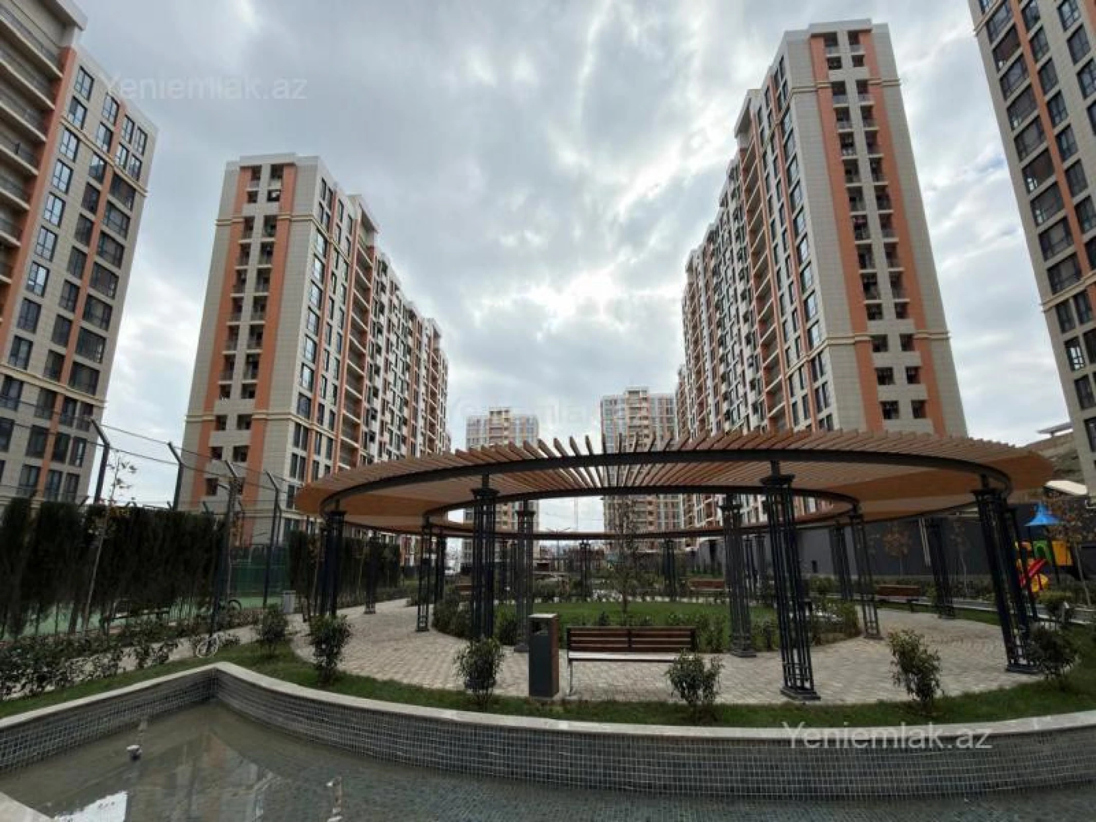 Satılır 3 otaqlı yeni tikili 83.02 m²