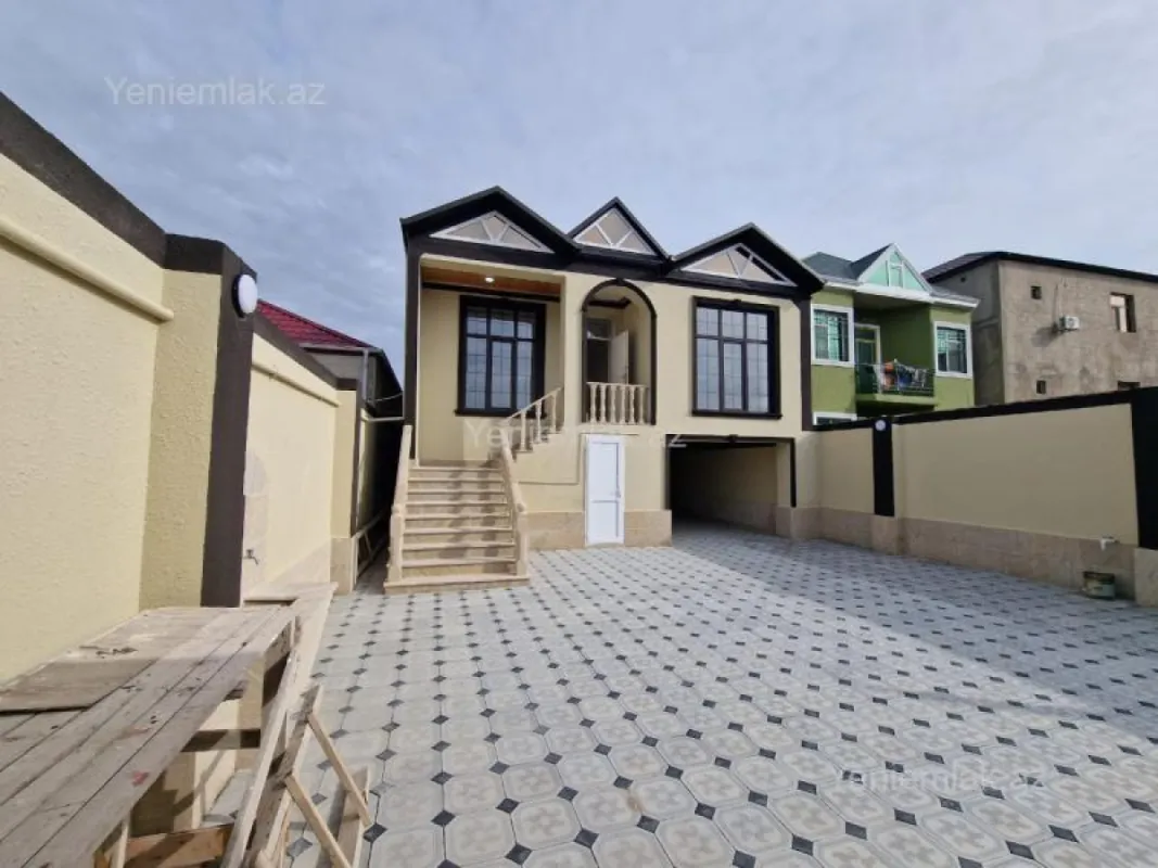Satılır 4 otaqlı həyət evi 124 m²