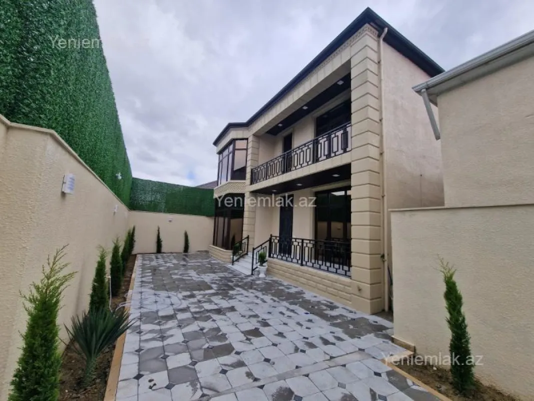 Satılır 5 otaqlı həyət evi 223 m²