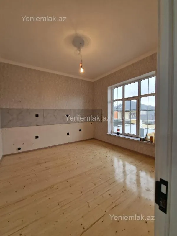 Satılır 4 otaqlı həyət evi 130 m²