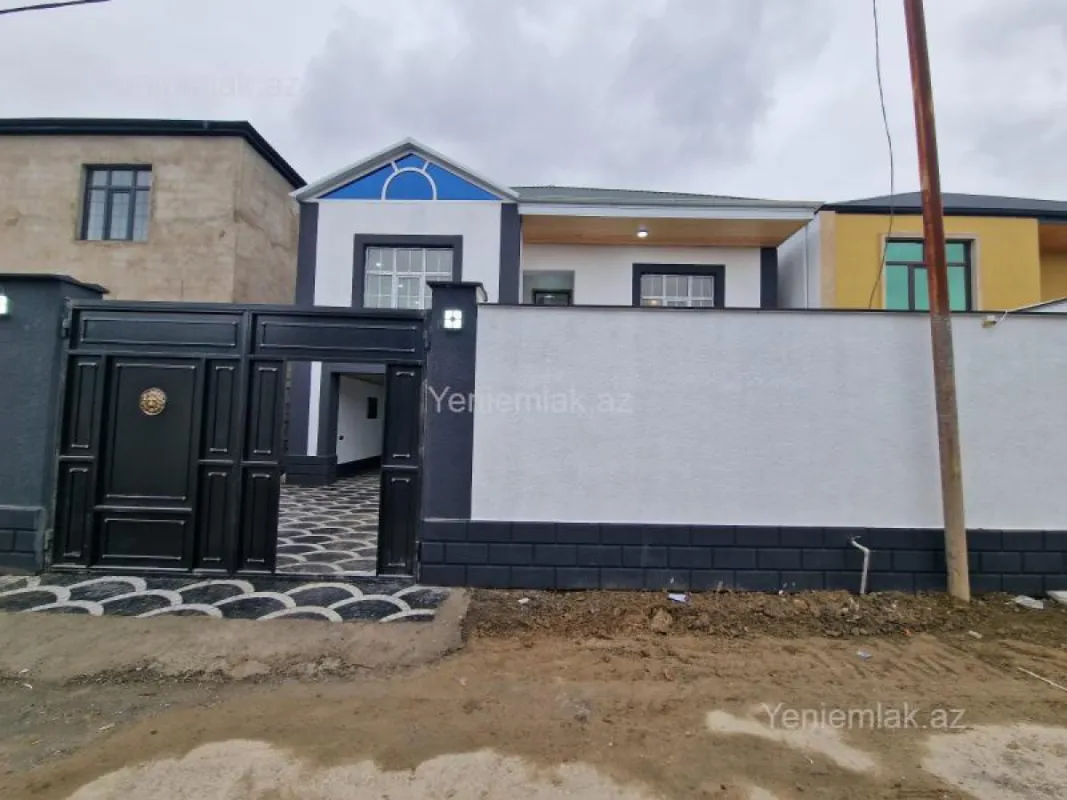 Satılır 4 otaqlı həyət evi 130 m²