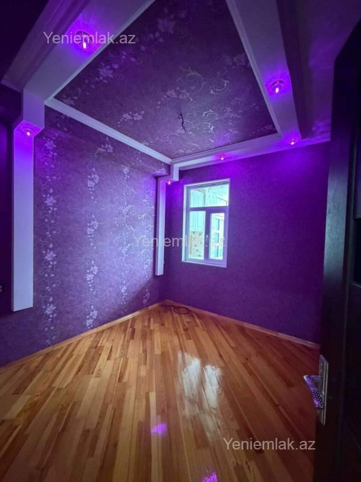 Satılır 3 otaqlı yeni tikili 75 m²