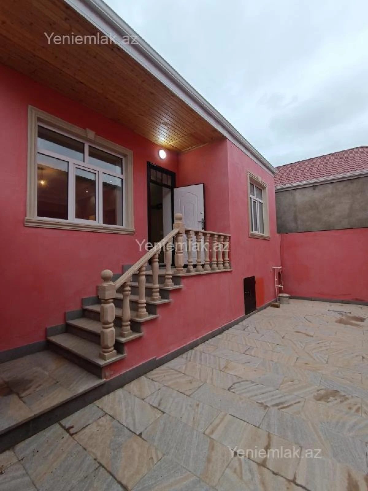 Satılır 4 otaqlı həyət evi 200 m²