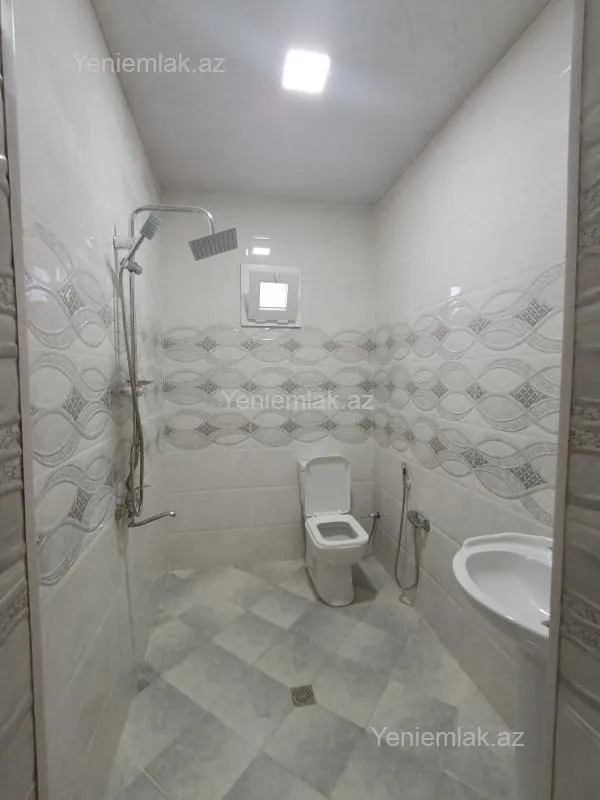 Satılır 4 otaqlı həyət evi 200 m²