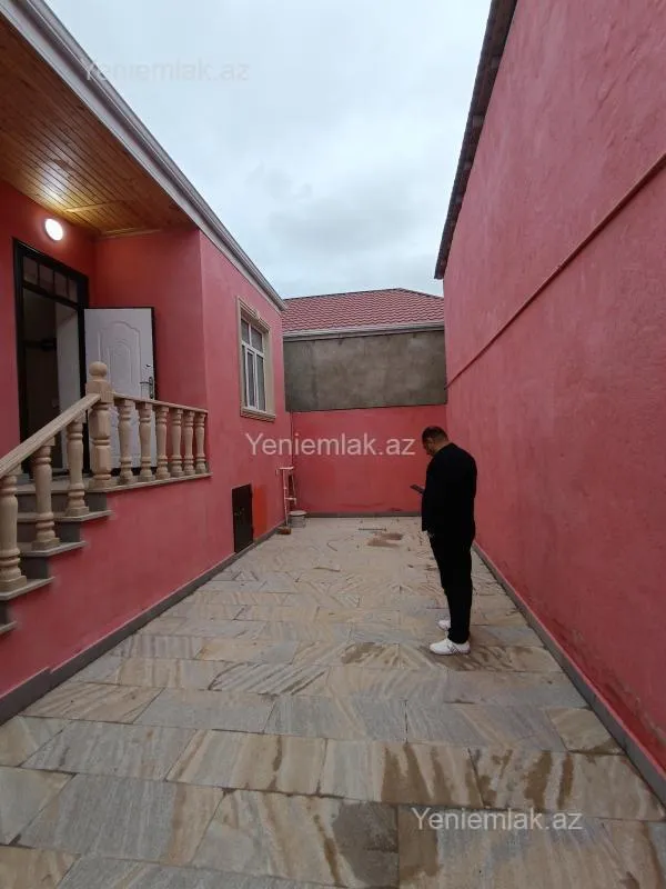 Satılır 4 otaqlı həyət evi 200 m²