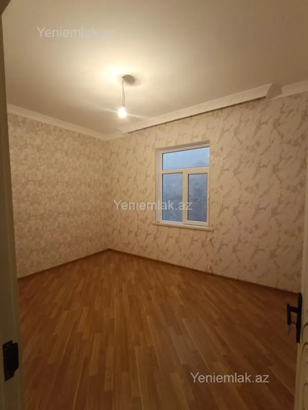 Satılır 4 otaqlı həyət evi 200 m²
