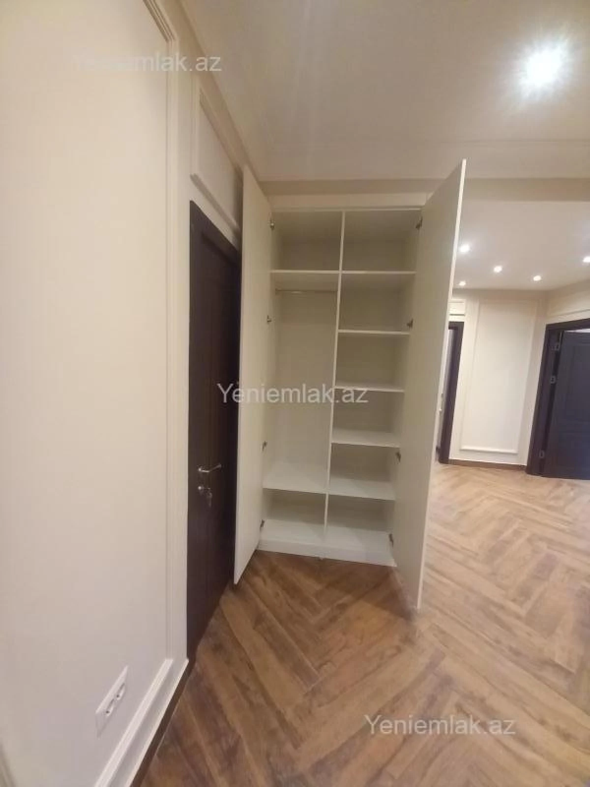 Satılır 4 otaqlı yeni tikili 214 m²