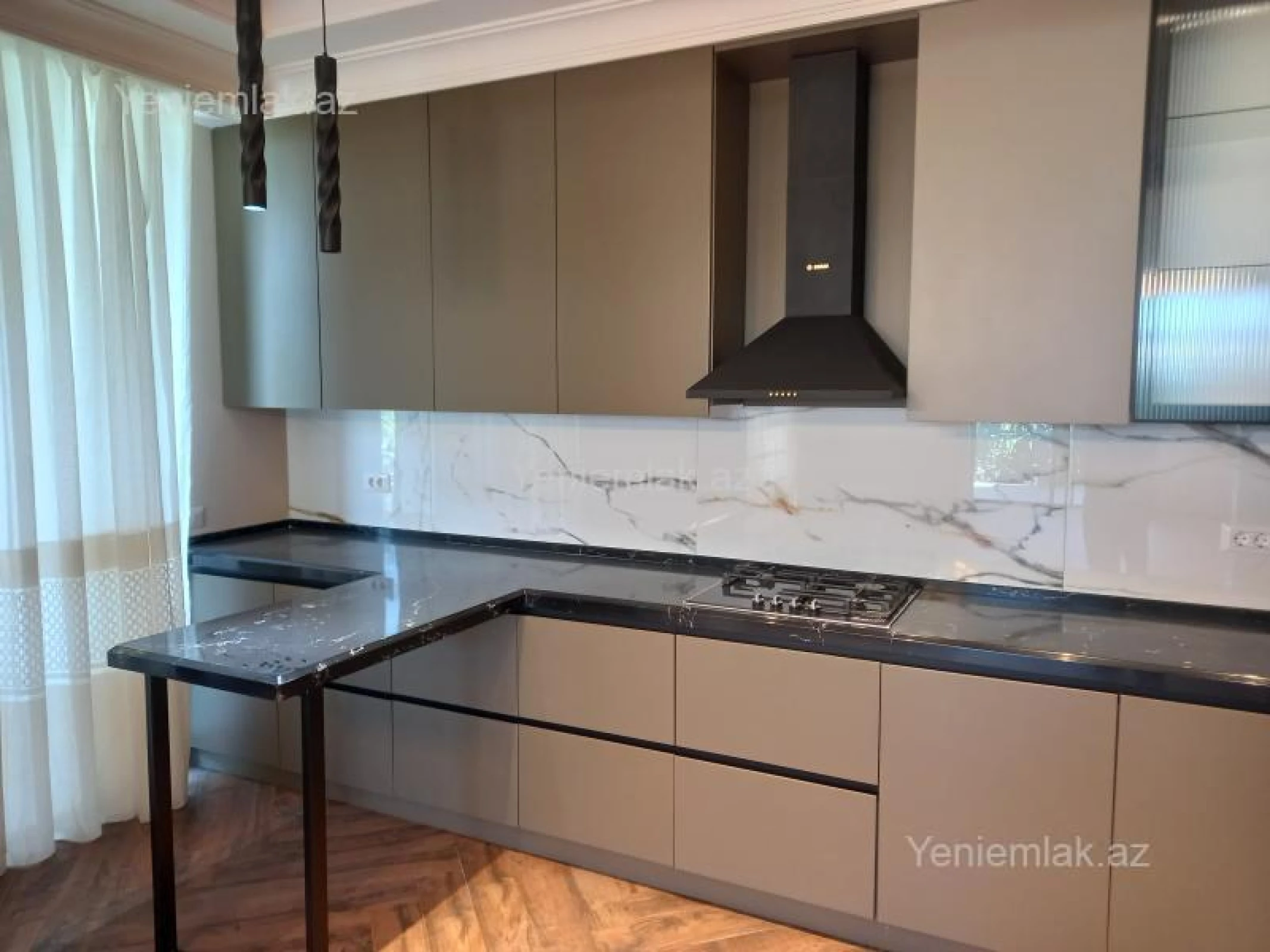 Satılır 4 otaqlı yeni tikili 214 m²
