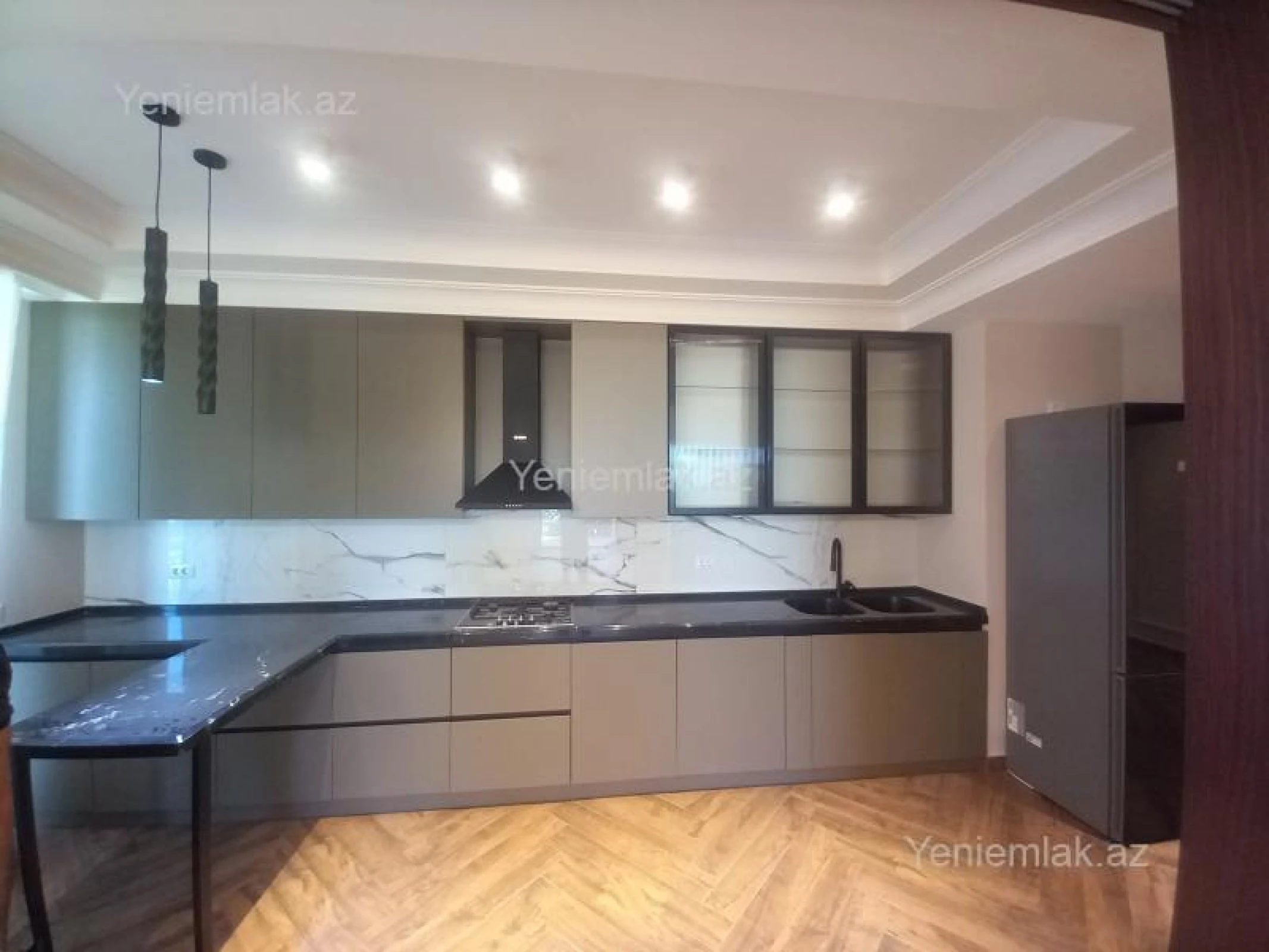 Satılır 4 otaqlı yeni tikili 214 m²