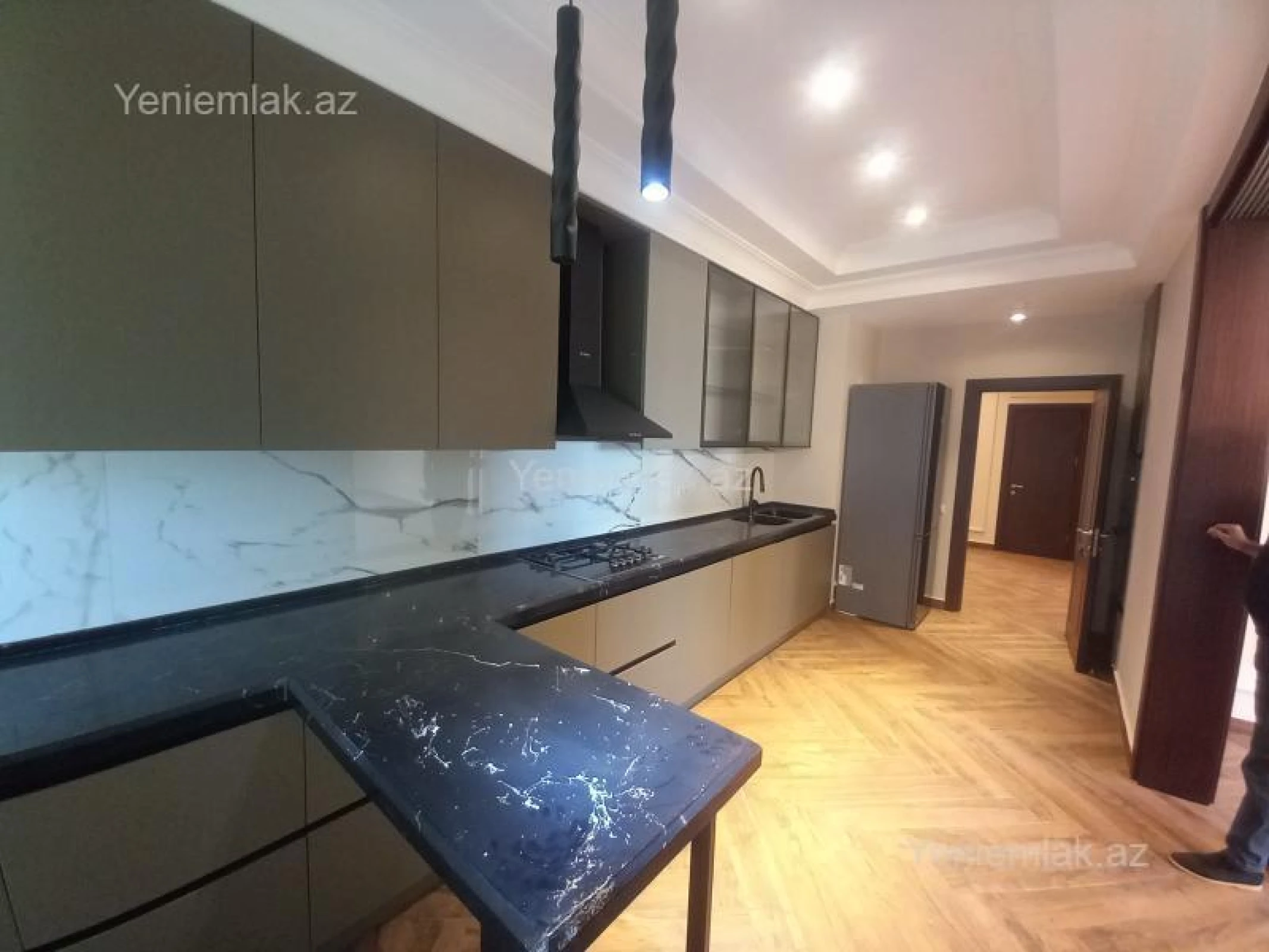 Satılır 4 otaqlı yeni tikili 214 m²