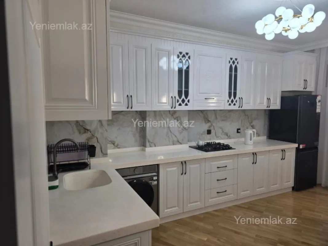 Satılır 3 otaqlı yeni tikili 125 m²