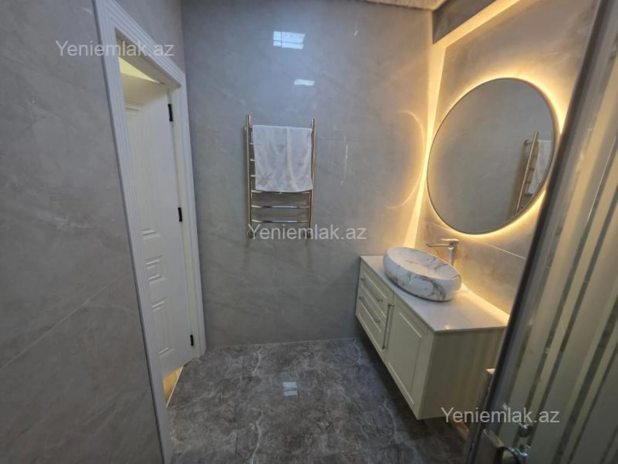 Satılır 3 otaqlı yeni tikili 125 m²
