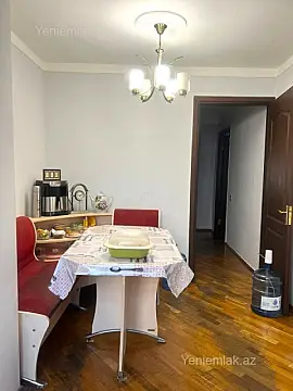 Satılır 3 otaqlı köhnə tikili 85 m²