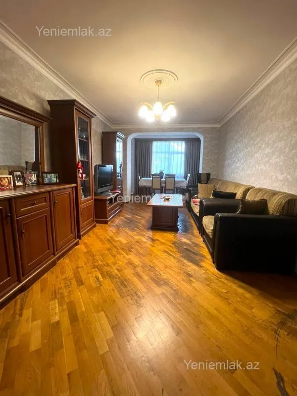 Satılır 3 otaqlı köhnə tikili 85 m²