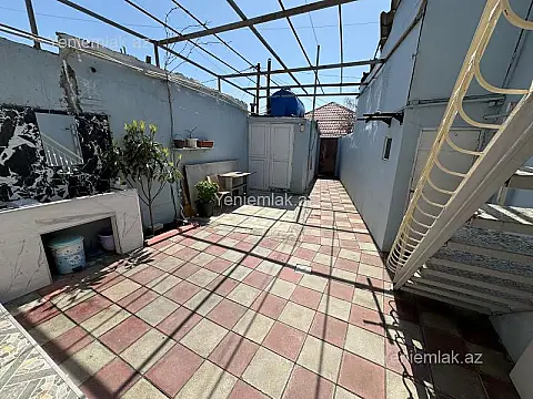 Satılır 5 otaqlı həyət evi 140 m²