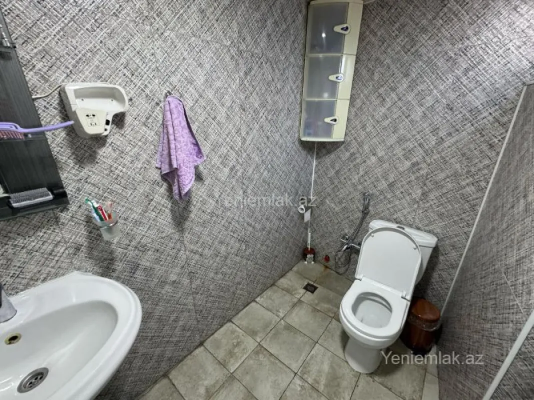 Satılır 5 otaqlı həyət evi 140 m²