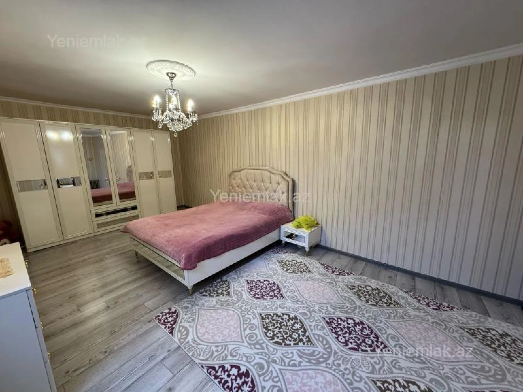 Satılır 5 otaqlı həyət evi 140 m²