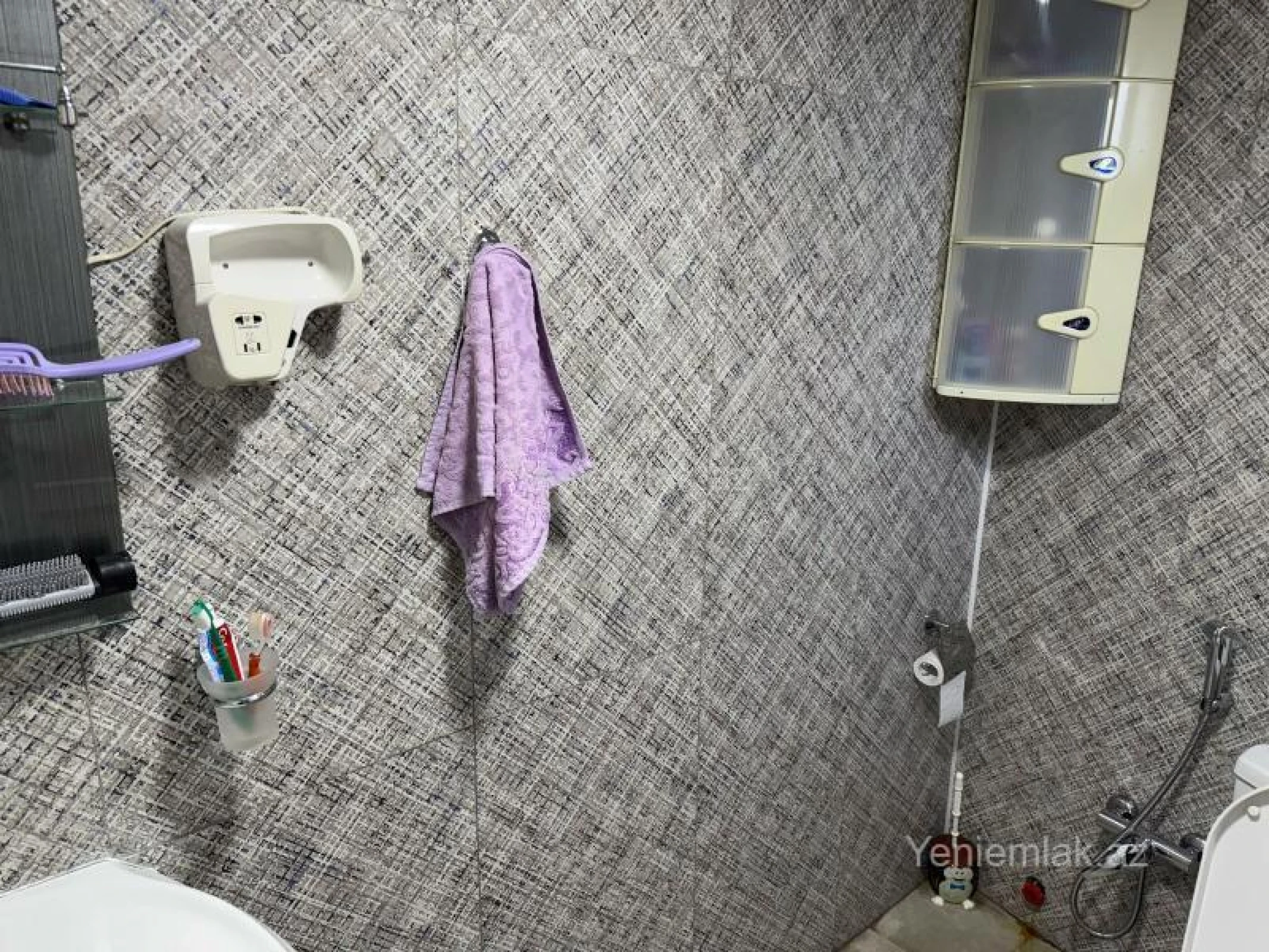 Satılır 5 otaqlı həyət evi 140 m²